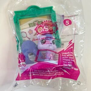 McDonald's Littlest Pet Shop Carla Decourant #5 2015 NEW Sealed